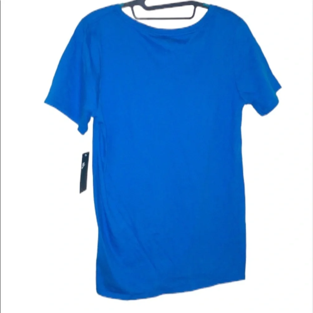 NWT Nike: Medium Blue & Pink Short Sleeve Round Neck Workout Tee